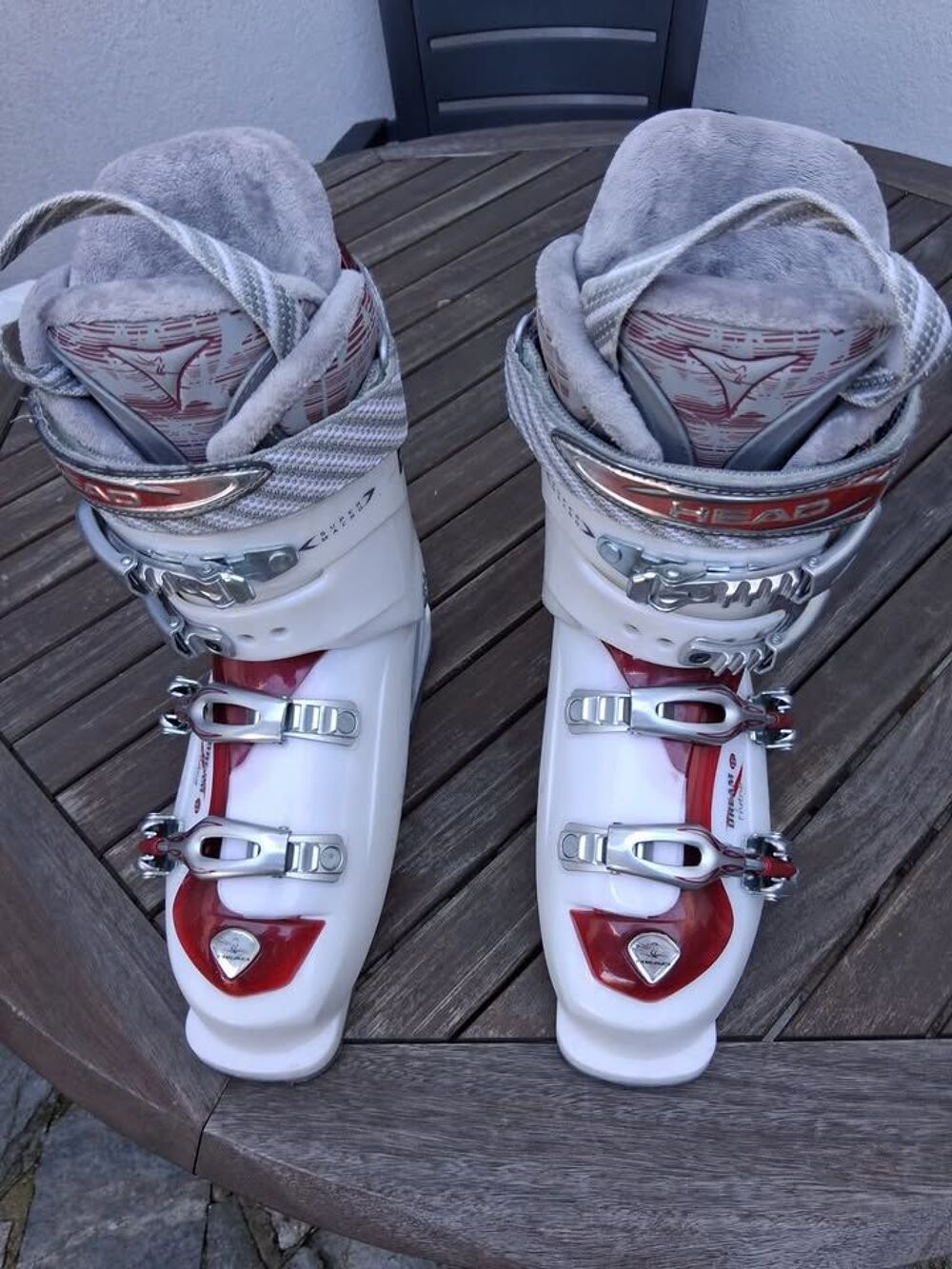 Paire de chaussures de ski femme Chaussures