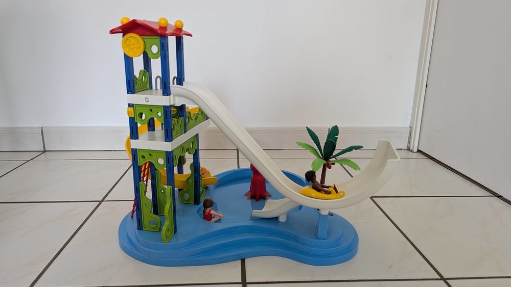 Playmobil Summer Fun - Parc aquatique avec toboggans g&eacute;ant Jeux / jouets