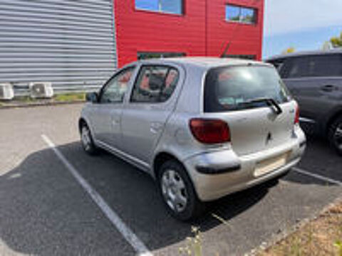 Yaris 65 VVT-i Lin&eacute;a Luna 2004 occasion 01360 Bressolles