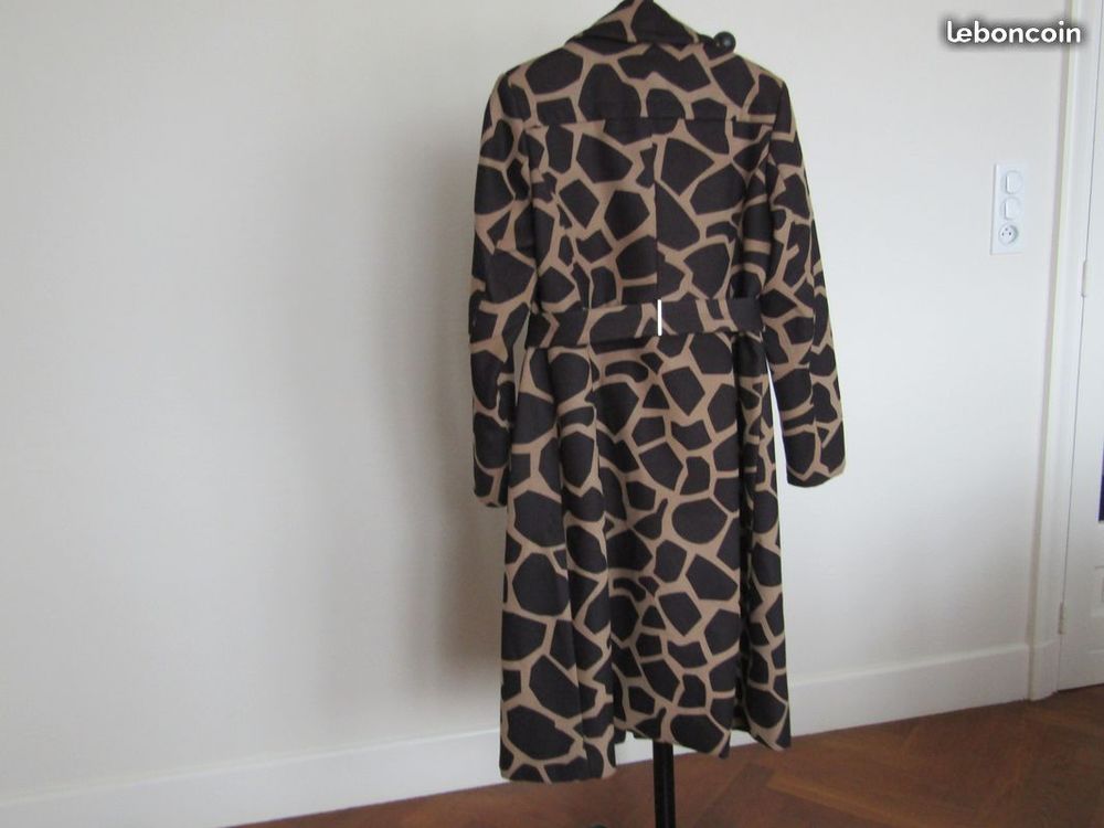 Manteau motif animal. Vêtements