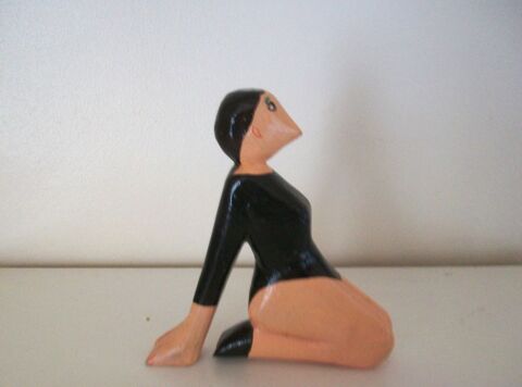 Figurine personnage sculpture gymnaste fille bois peint noir 15 Thizy (69)