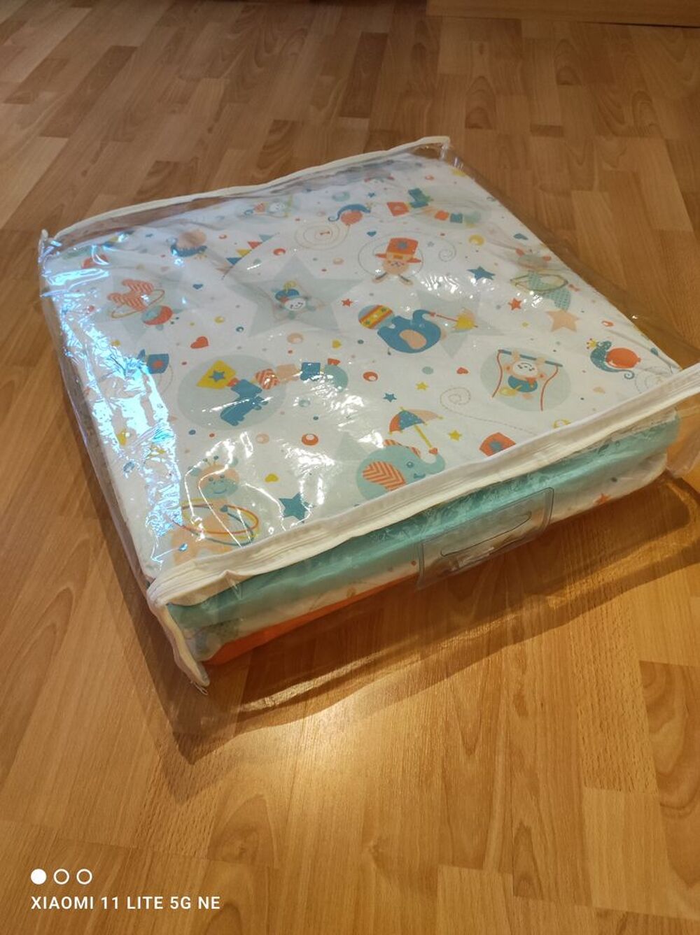 Tapis de sol b&eacute;b&eacute; Pu�riculture