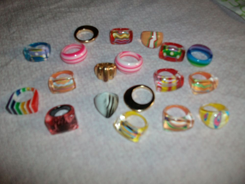 Bijoux Fantaisie (boucles d'oreilles, colliers, bracelets..) Bijoux et montres