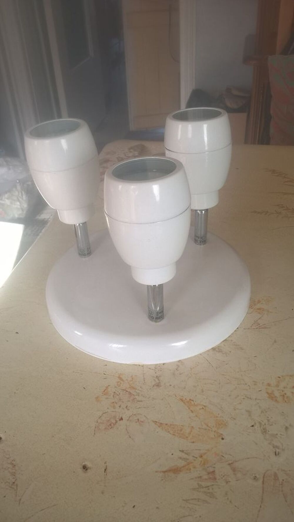 Lustre/plafonnier 3 spots orientables. Décoration