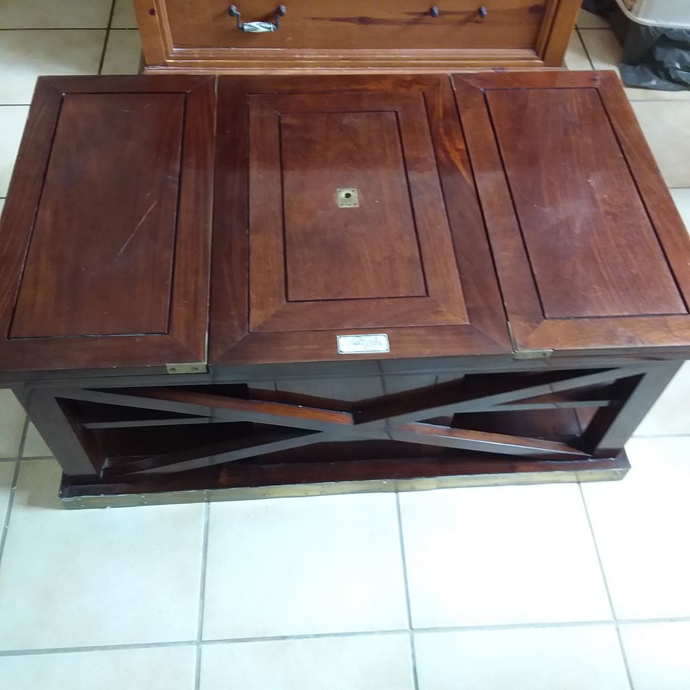Table Basse Palissandre Massif et Laiton Style Pub de Marine Meubles