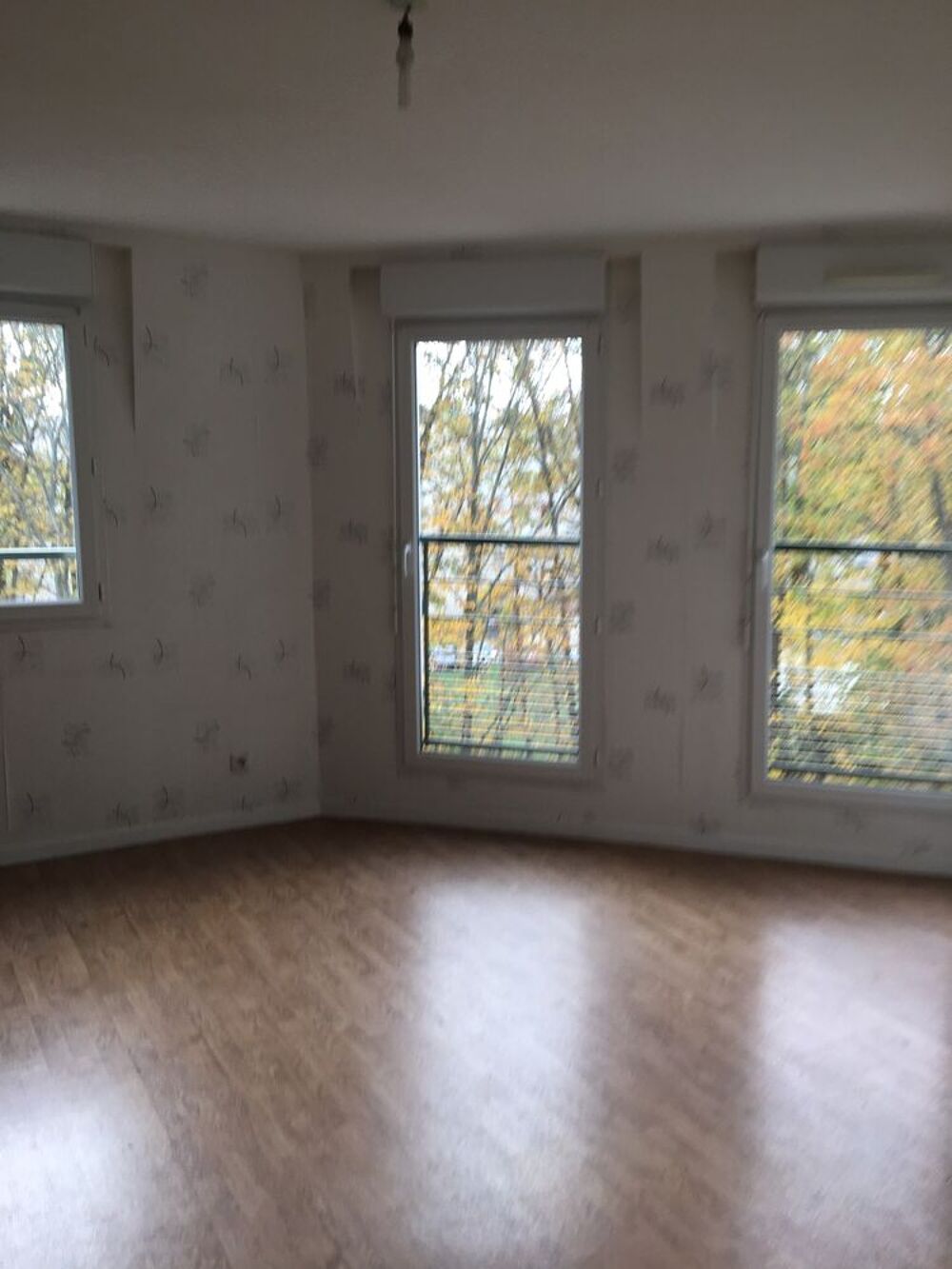 Location Appartement 2 pièce standing Chantilly accès à Paris par RER Chantilly