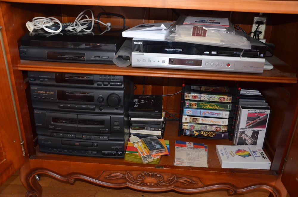 MEUBLE MERISIER TV RANGEMENTS Meubles