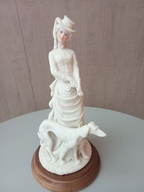 Statuette Dame au L�vrier 20 Dizy (51)