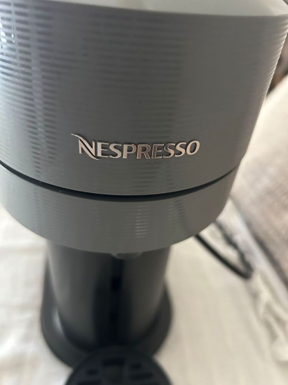 Machine &agrave; caf&eacute; Nespresso Vertuo Electroménager