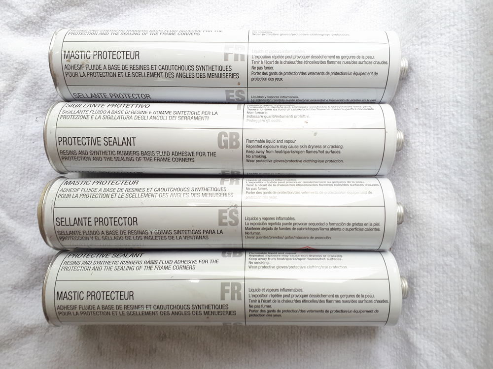 Cartouches mastic protecteur neuves pour menuiseries Bricolage