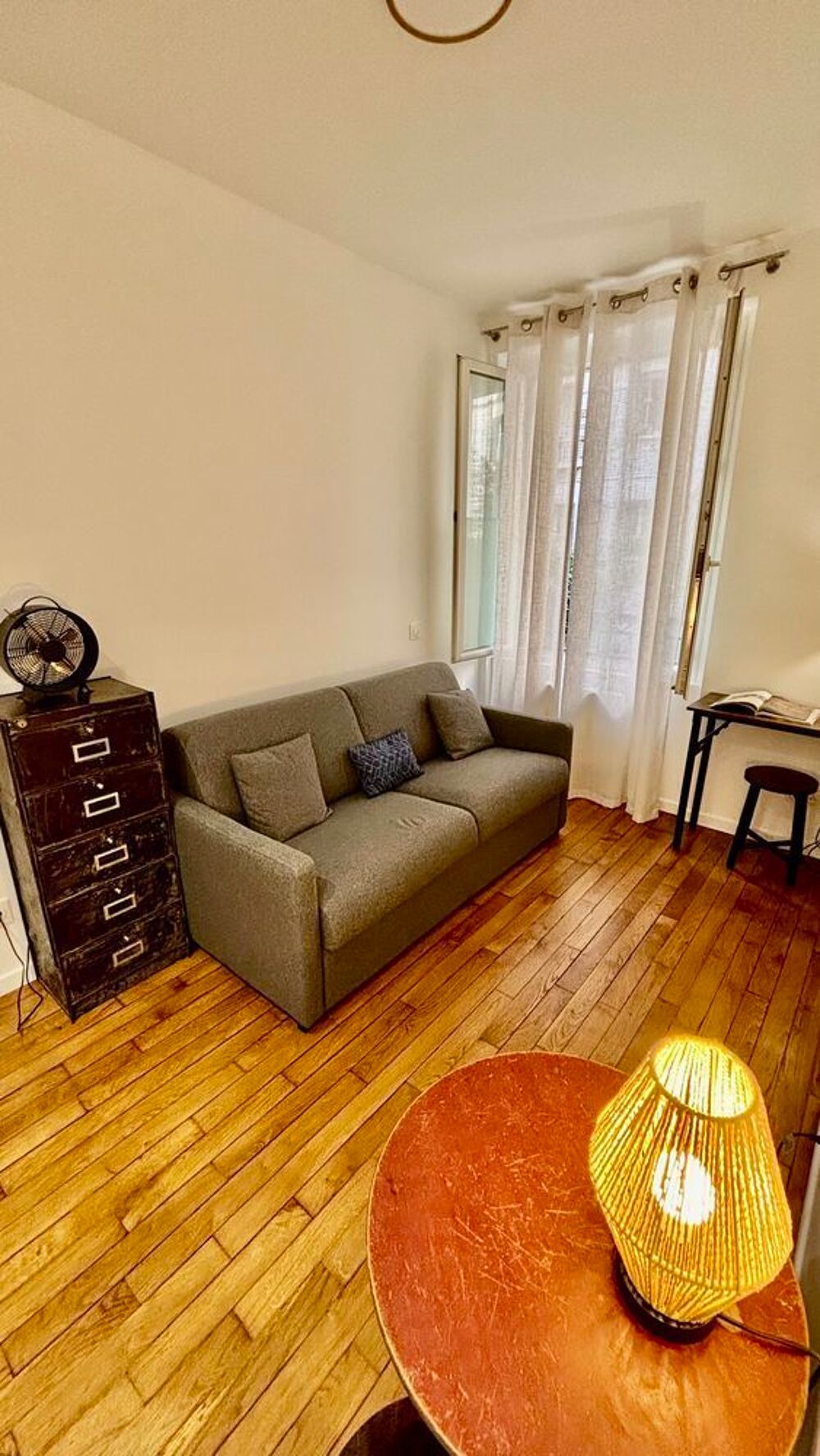 Vente Appartement beau studio meublé Montmartre, métros Anvers, Pigalle et Abbesses. Paris 18