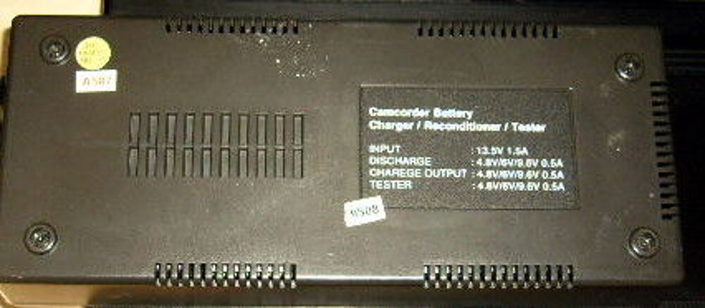 chargeur dechargeur batteries camescope UNIROSS VP121 Photos/Video/TV
