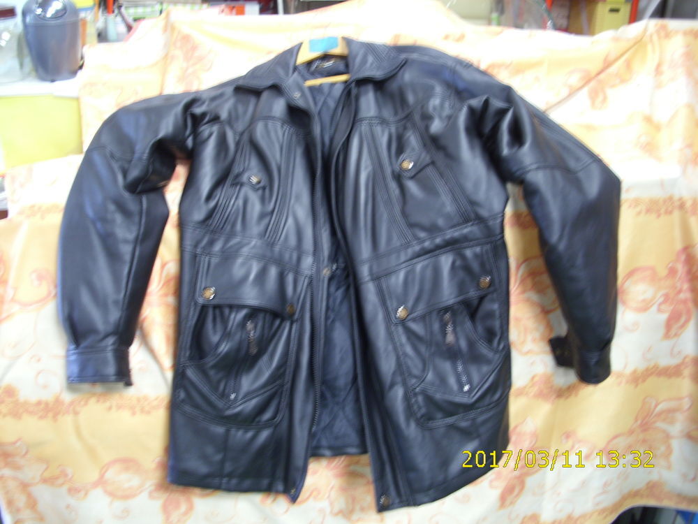 Blouson en agneau comme neuf taille XXXL Vêtements