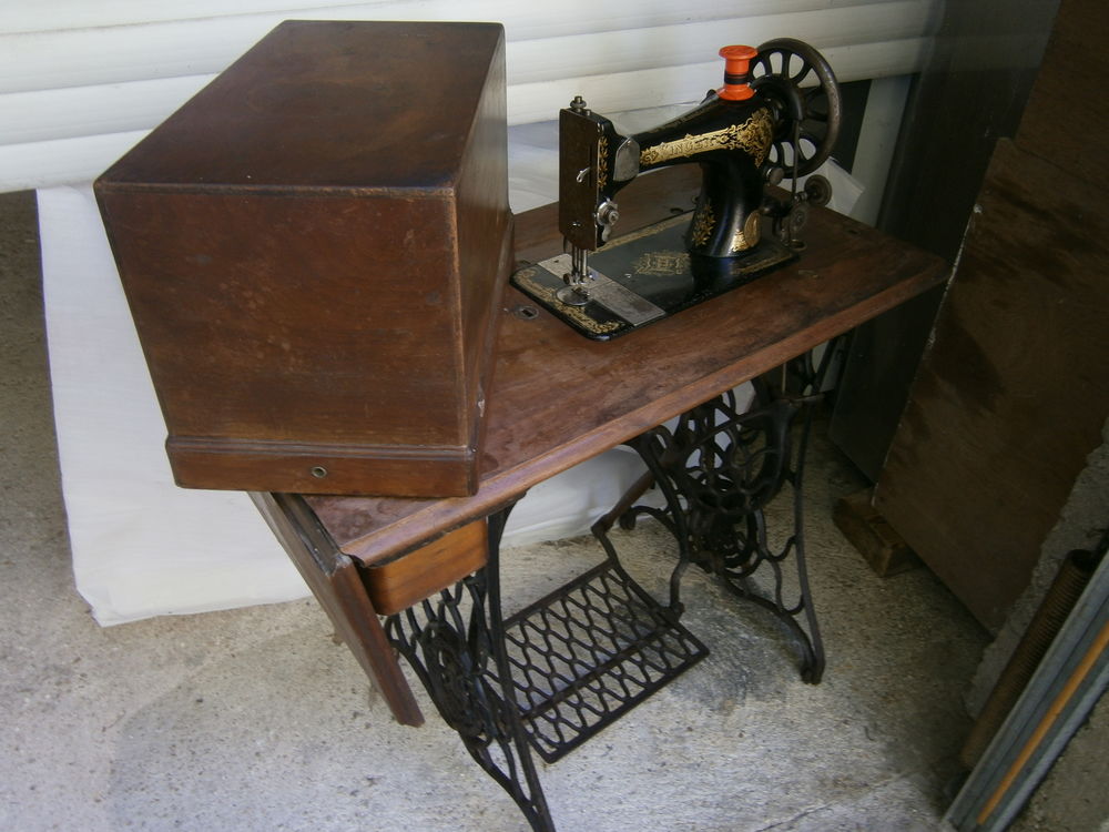 MACHINE a COUDRE SINGER Meubles