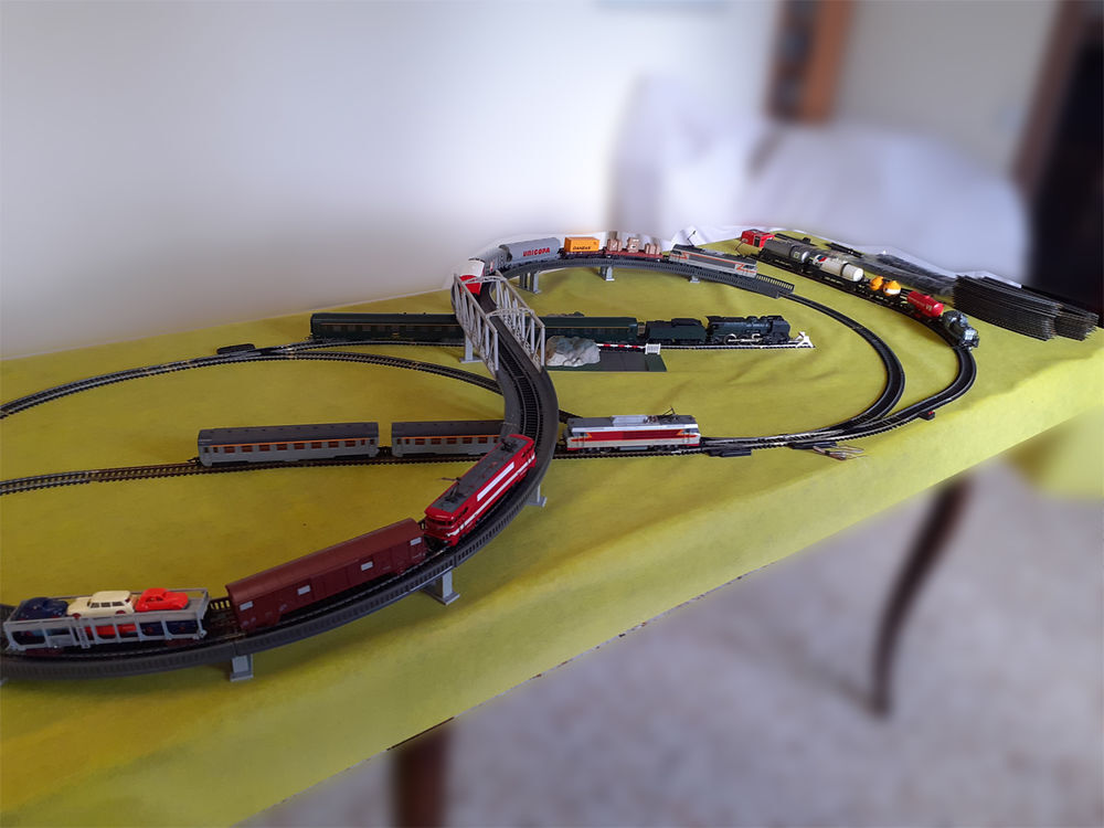Gros lot de train Marque : JOUEF HO ; locomotives ; voitures Jeux / jouets