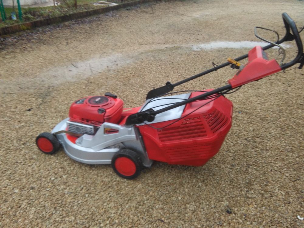 tondeuse &agrave; gazon tract&egrave;e sworn Jardin