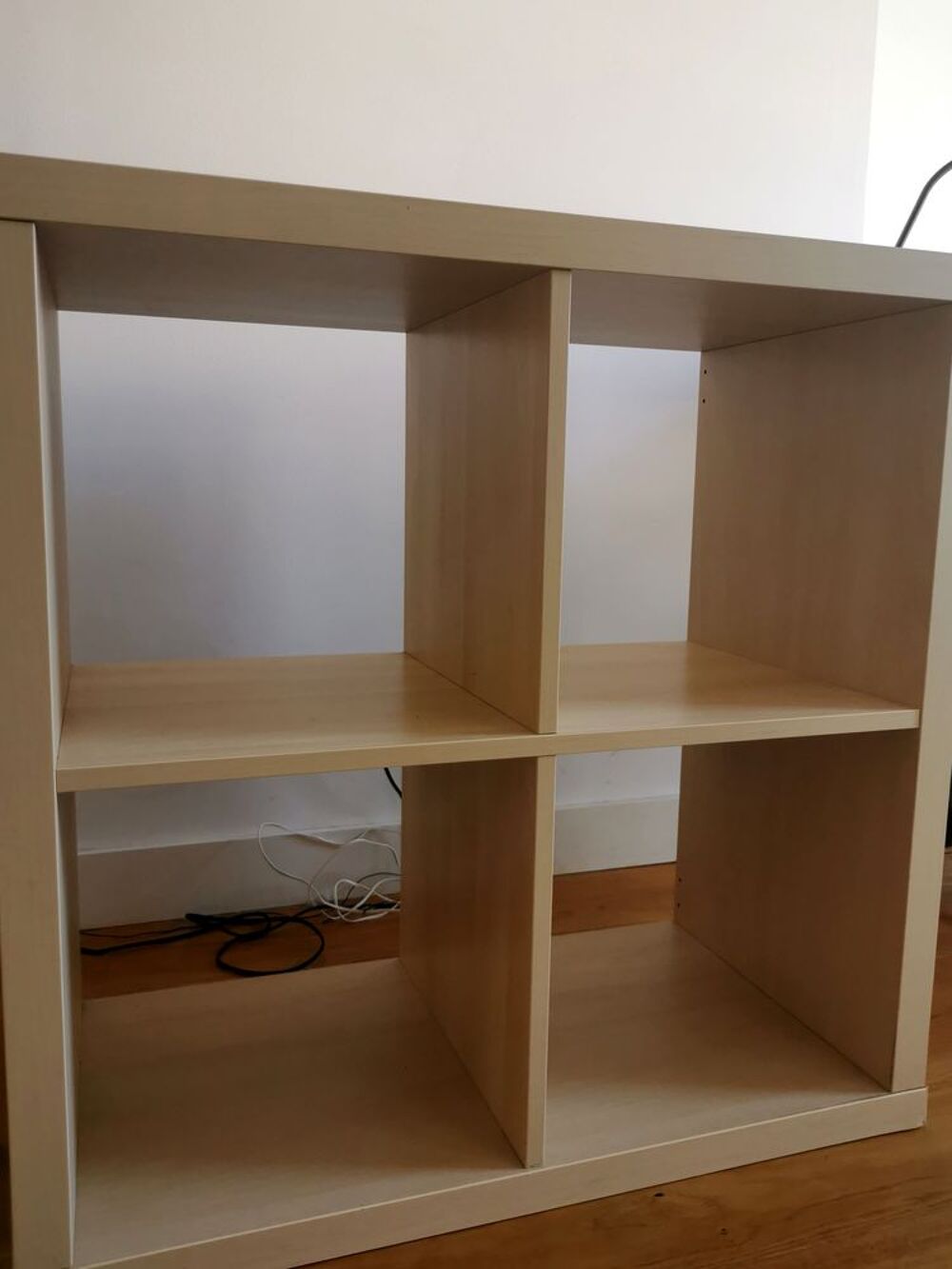 Meuble &agrave; cases bois clair type KALLAX Meubles