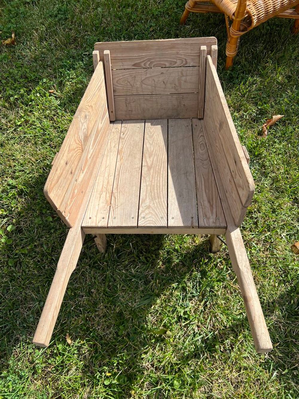 Lot chaises rotin et brouettes enfant Mobilier enfants
