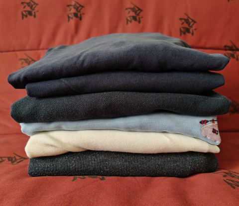 Tr�s beau lot de 6 polos, tee-shirts, sweat, dont marques Nice (06)