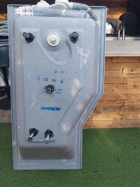 Baignoire alterna mod�le :pl�nitude
200 Toulon (83)