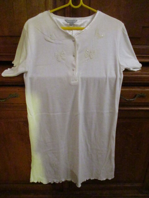 tr�s belle robe de nuit blanche NEUVE 0 M�rignies (59)