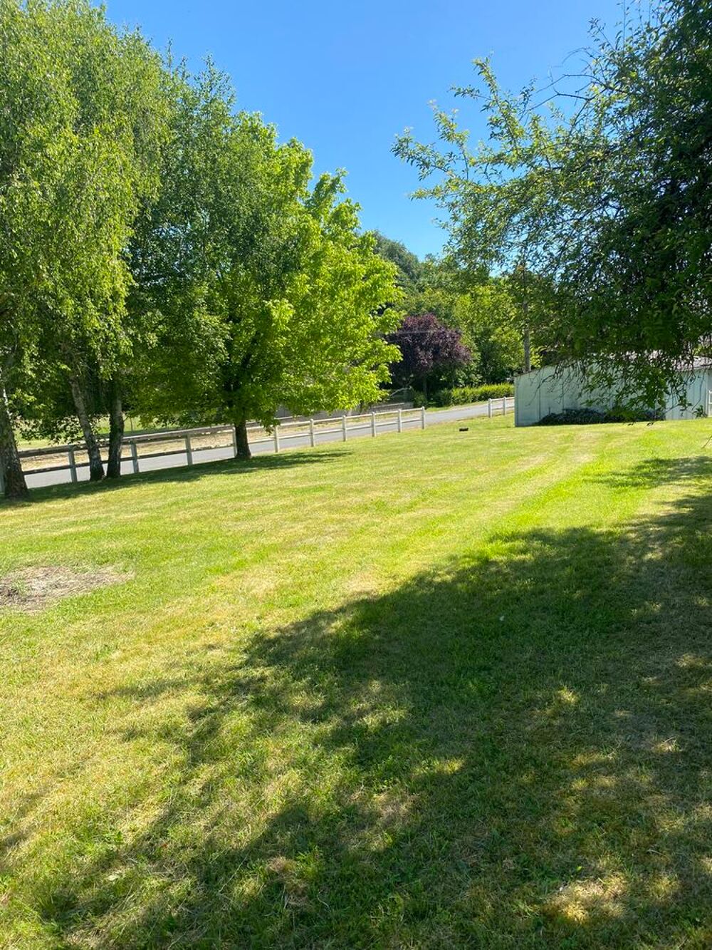 Vente Terrain terrain constructible arboré dans l'Yonne (89) Bléneau