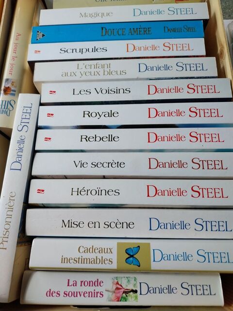 16 livres Danielle Steel Saint-Quentin (02)