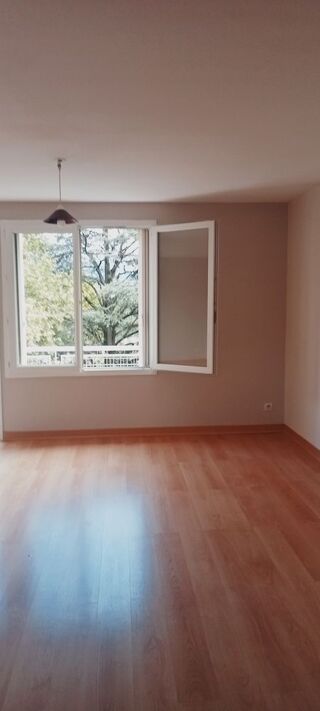 Appartement à louer 3 pièces 69 m²