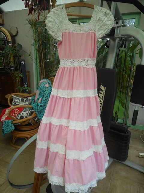 Robe de d�guisement rose avec dentelles 12 Nieuil-l'Espoir (86)