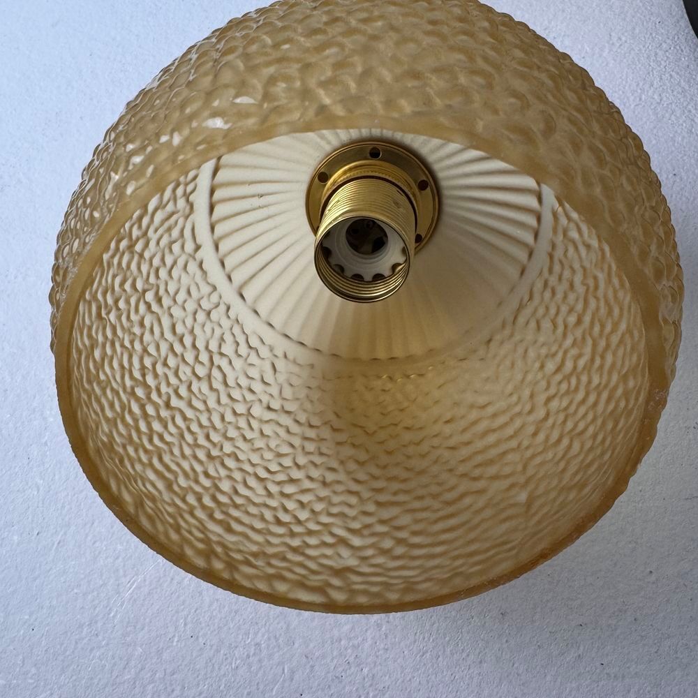 Tr&egrave;s belle applique en laiton et verre opalin. En bel &eacute;tat g Décoration