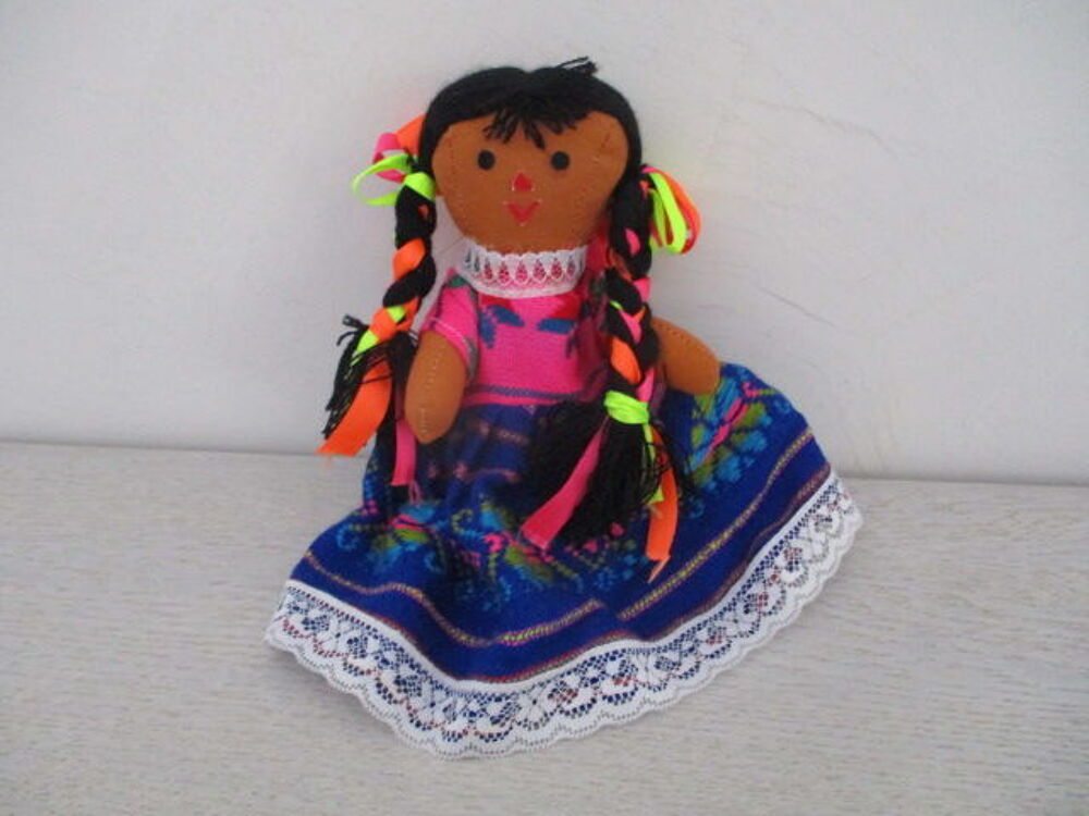 poup&eacute;e folklorique Jeux / jouets