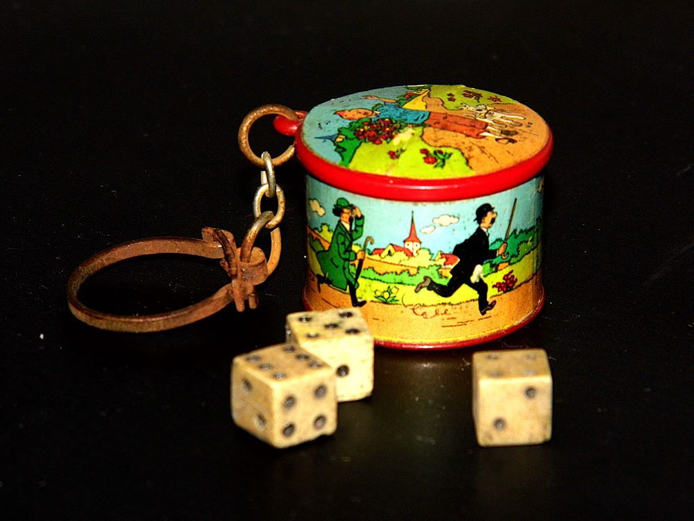 Porte cles TINTIN + 3 d&eacute;s Milou Haddock Herg&eacute; porte clef publicitaire 1965 edition du Lombard 