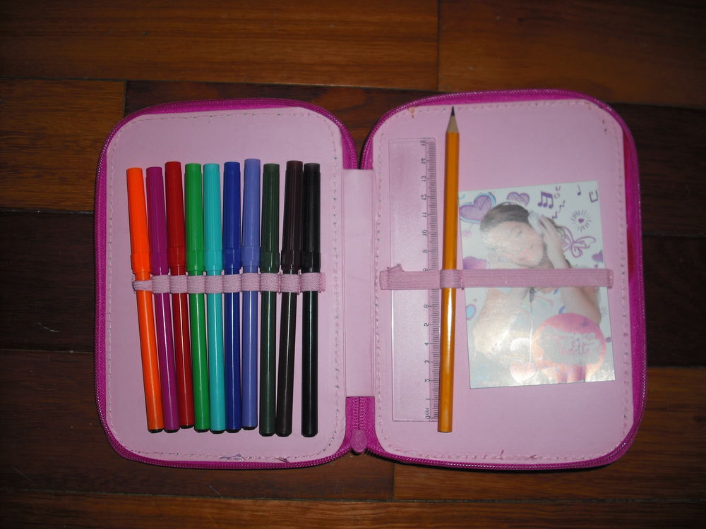 Trousse scolaire Violetta de la marque Disney Neuve Jeux / jouets