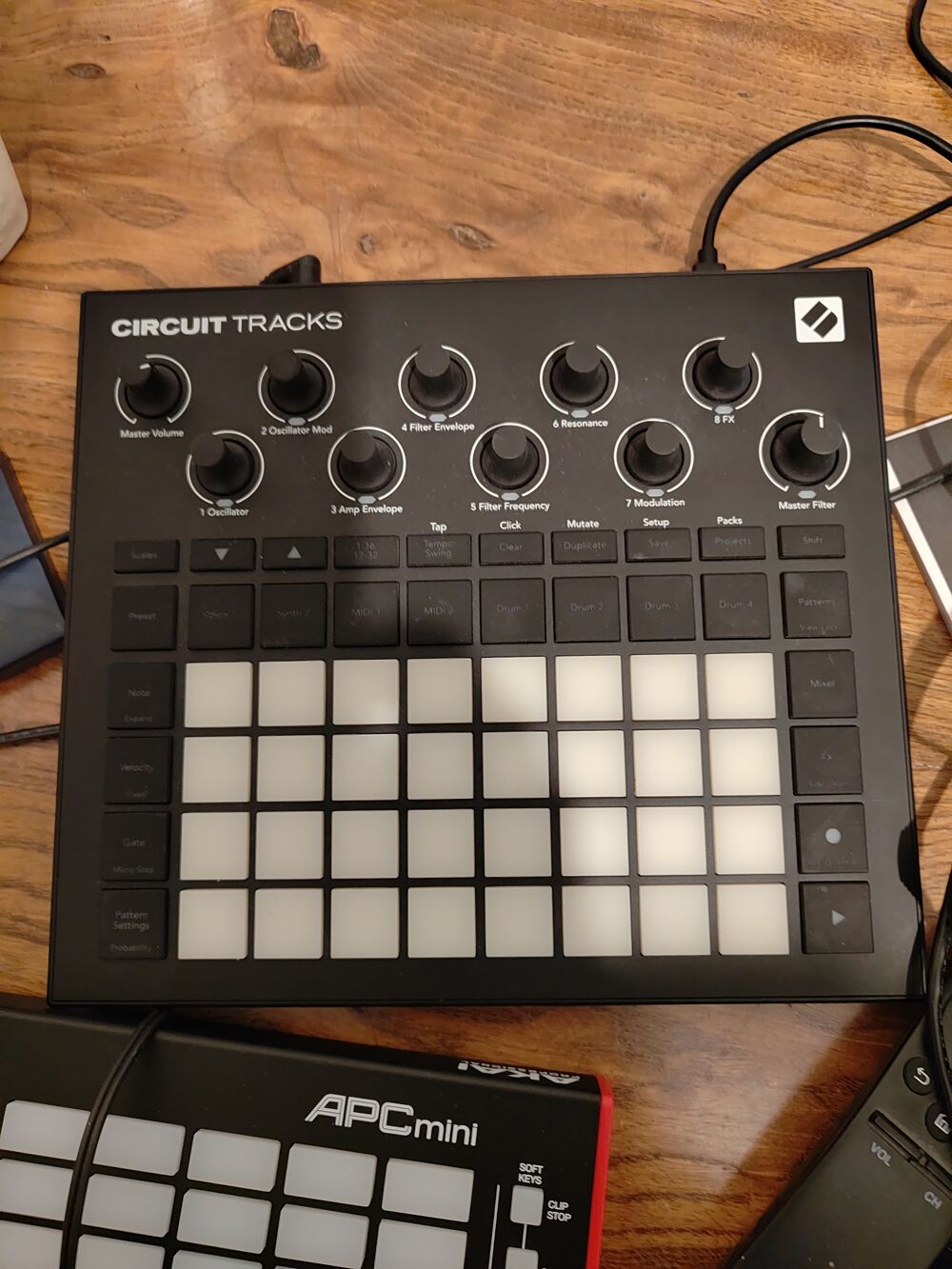 novation circuit tracks parfait &eacute;tat Instruments de musique