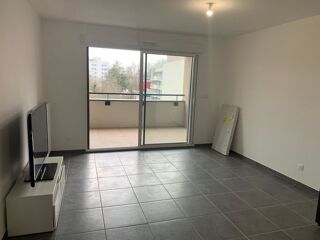  Appartement à louer 3 pièces 61 m² Ferney-voltaire