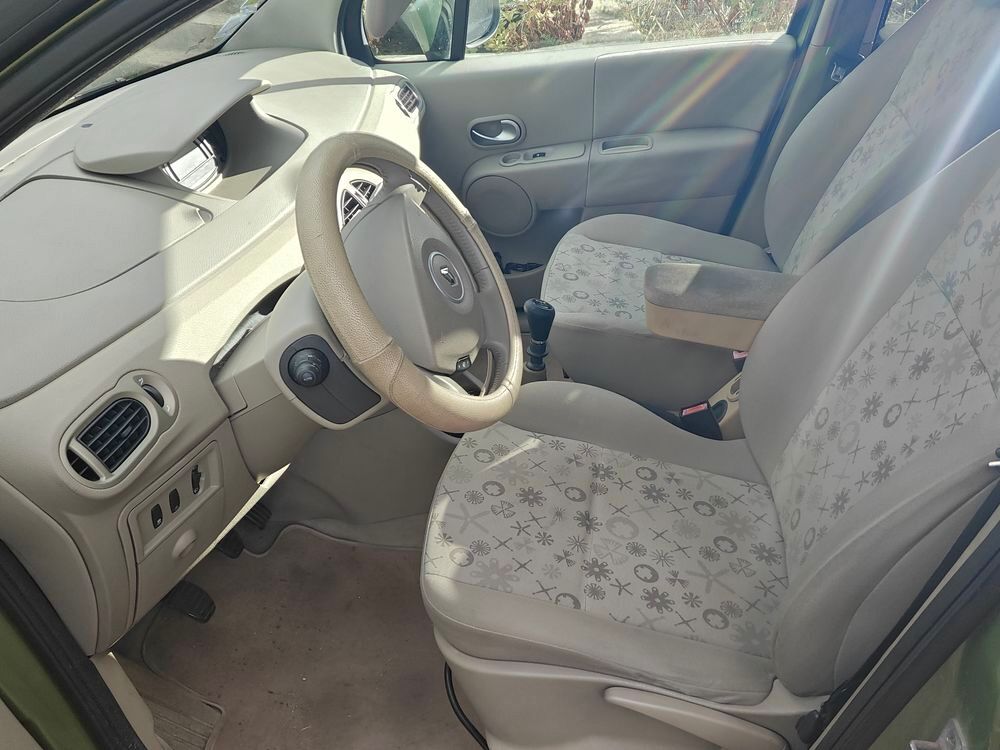 Grand Modus 1.5 dCi 105 eco2 FAP Dynamique 2009 occasion 17600 Saujon