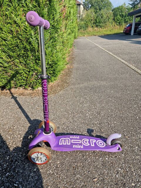 Trottinette 3 roues Mini Micro Deluxe Violet 30 Prvessin-Mons (01)