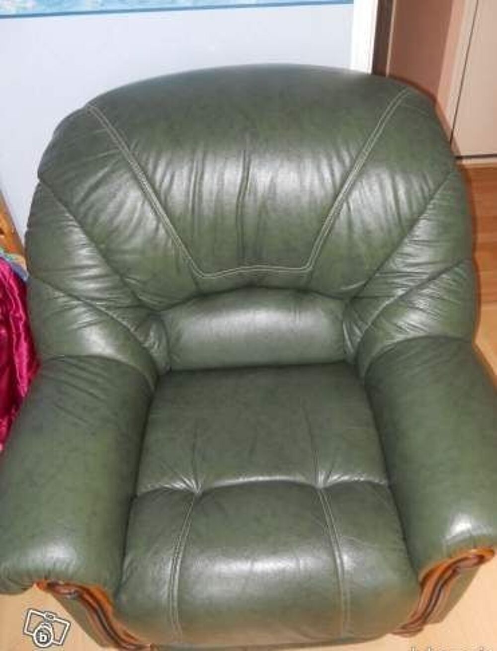 Fauteuil en cuir vert neuf Meubles