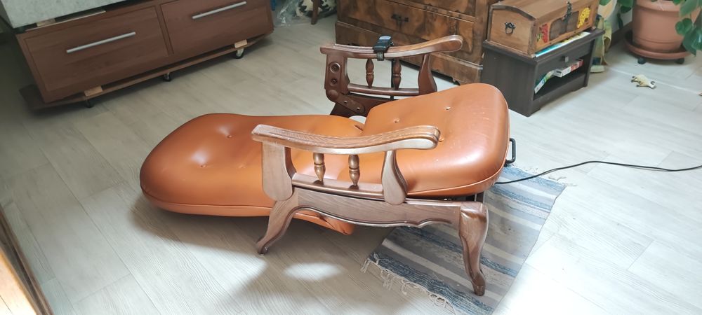 Fauteuil relax &eacute;lectrique en cuir et bois avec repose pieds Meubles
