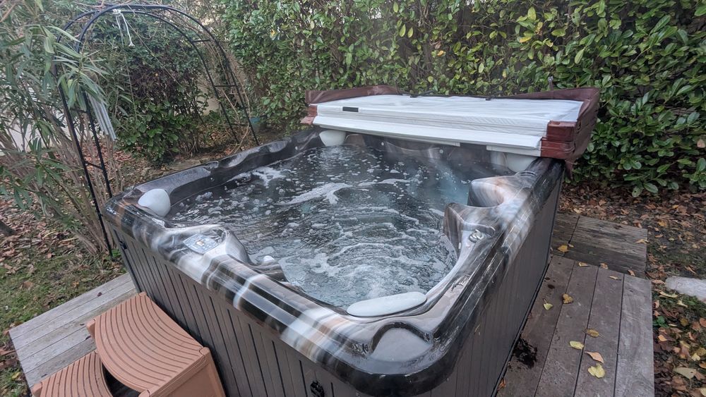 Spa Sundance 7 places ? haut de gamme ? excellent &eacute;tat Jardin