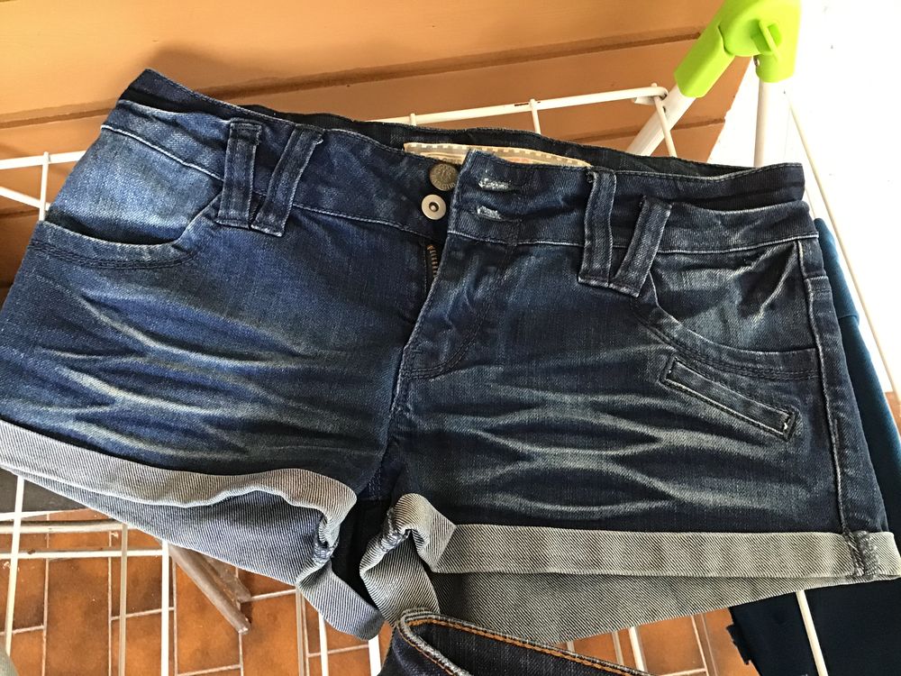 bermudas en jean et short Vêtements