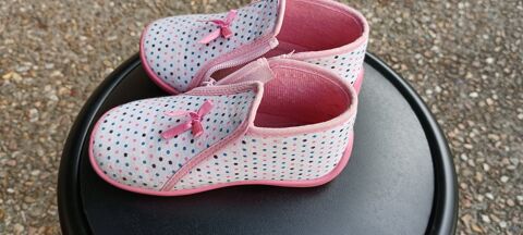 Chaussons pantoufles enfant taille 26 9 Chauriat (63)