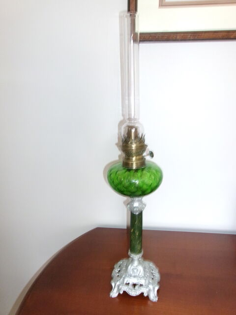 Lampe  huile ancienne avec base argente et verre vert 19 Fougres (35)