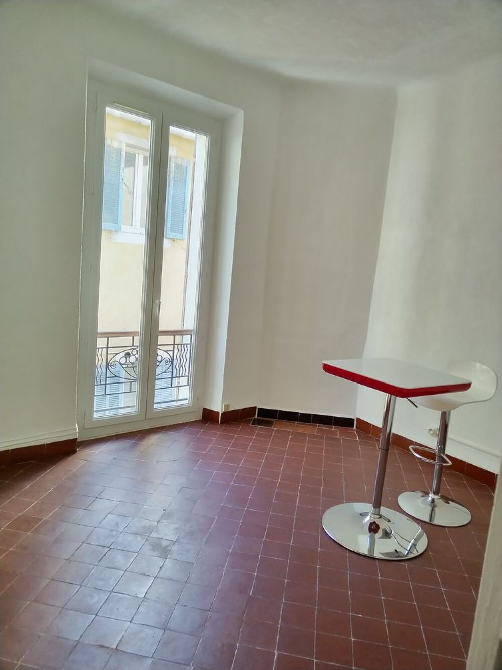 Vente Appartement T2 AUBAGNE 36M2 VIAGER LIBRE Aubagne