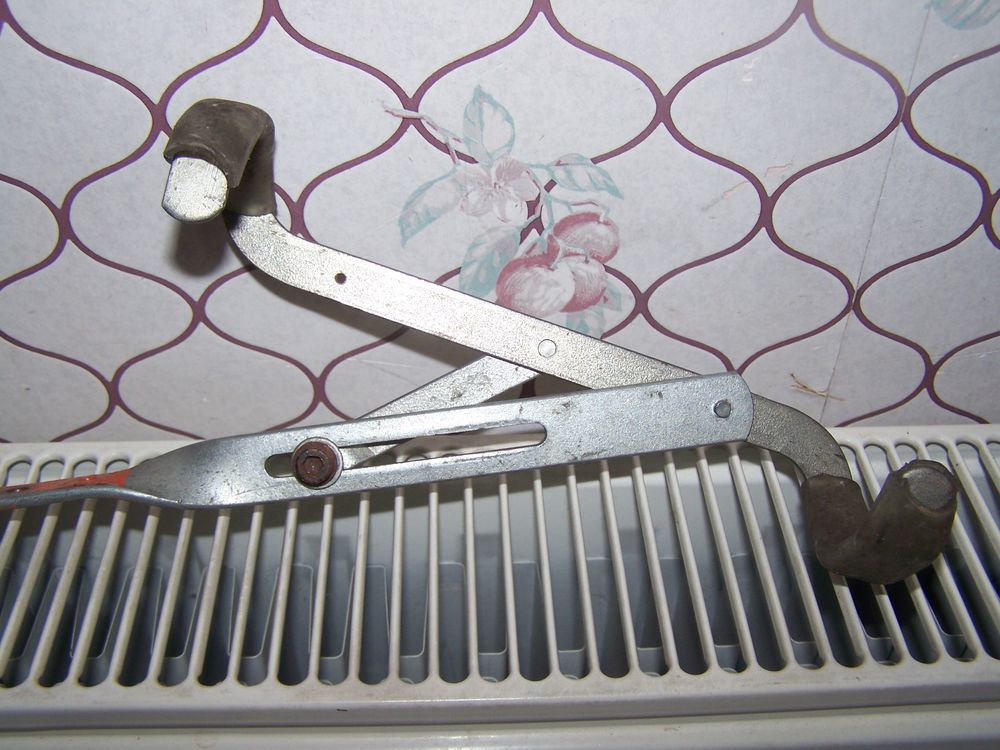   support de canne a pèche orientable  