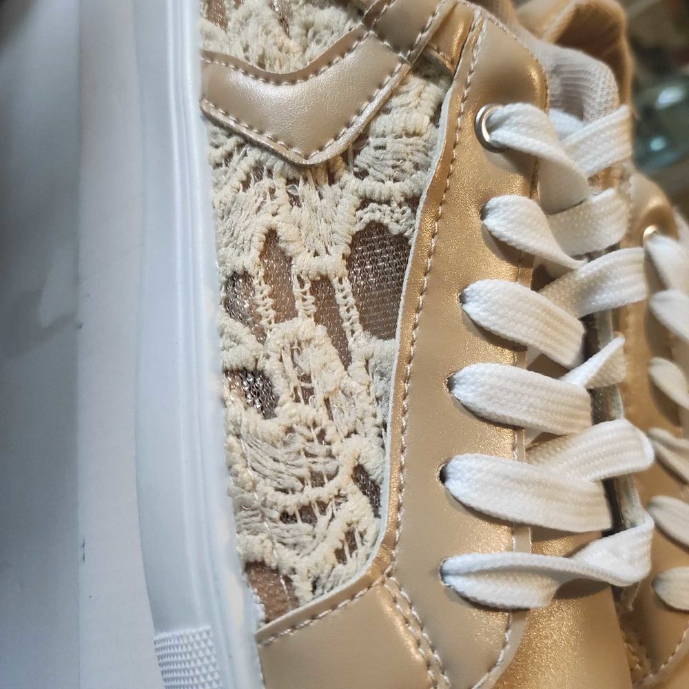 BASKETS FEMME CUIR VEGAN ET CROCHET Chaussures