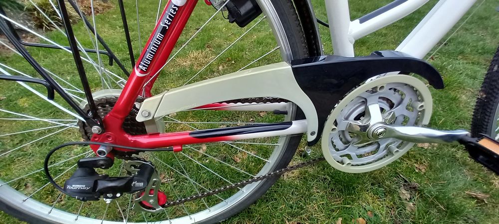 VTC Dame, v&eacute;lo tous chemins de marque GITANE, excellent &eacute;tat Vlos