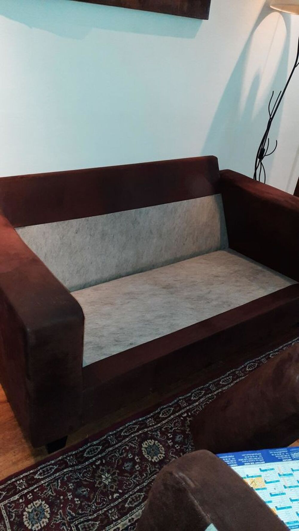 Canap&eacute; en microfibre marron 
Meubles