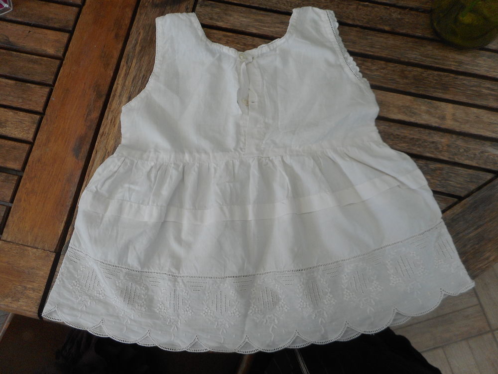 Ancienne robe fille blanche coton dentelle Puériculture