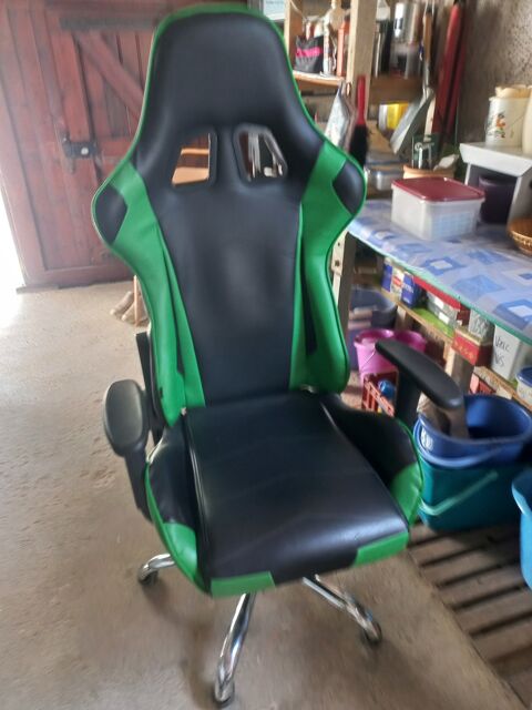 Chaise de bureau noire et verte 50 Magalas (34)